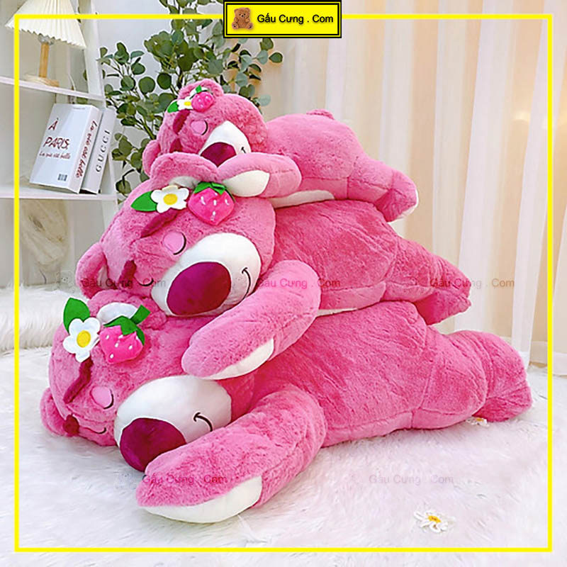 Gấu Dâu Nằm Gấu Bông Lotso Baby Cute, Lông Mềm Mịn Đủ Kích Thước, Có Option Chăn Mền (MSP: GY0001-LOT)